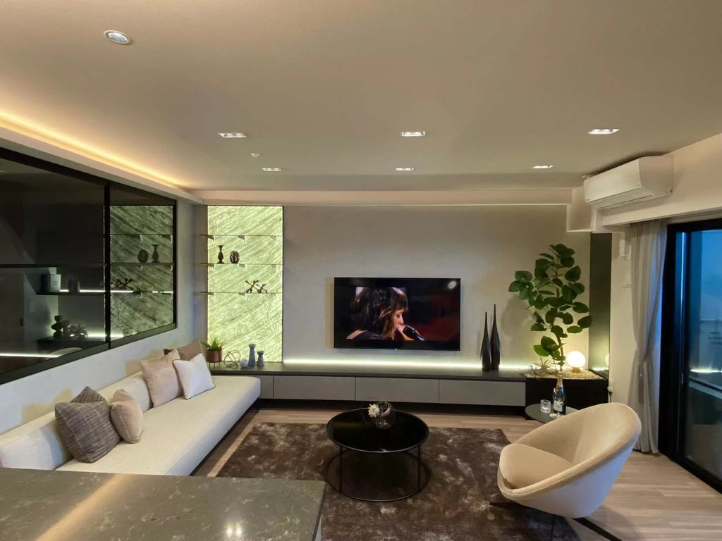 Translucent natural stone wall panel column with light green veining